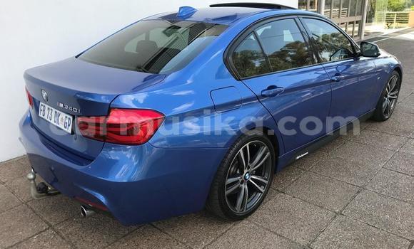 Nunua Ilio tumika BMW 3–Series Bluu Gari ndani ya Belvedere nchini Harare Nunua Ilio tumika BMW 3–Series Bluu Gari ndani ya Belvedere nchini Harare