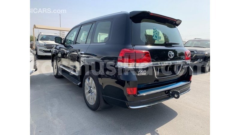 Big with watermark toyota land cruiser harare import dubai 10248