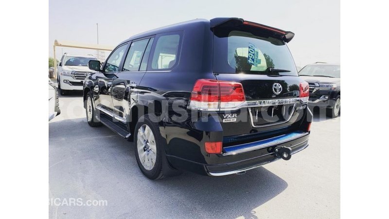 Big with watermark toyota land cruiser harare import dubai 10248