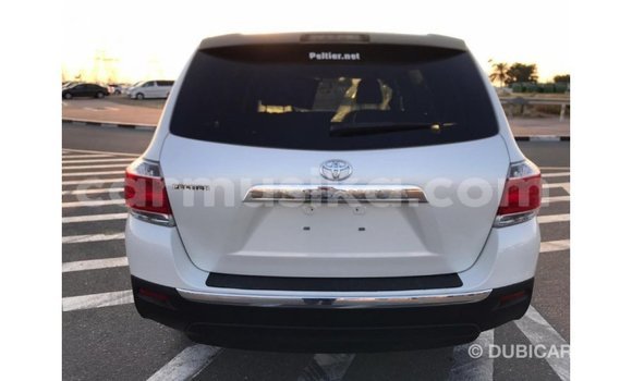 Tenga Imported Toyota Highlander Chena Mota in Import - Dubai in Harare Tenga Imported Toyota Highlander Chena Mota in Import - Dubai in Harare