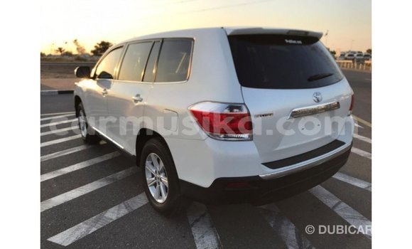 Tenga Imported Toyota Highlander Chena Mota in Import - Dubai in Harare Tenga Imported Toyota Highlander Chena Mota in Import - Dubai in Harare
