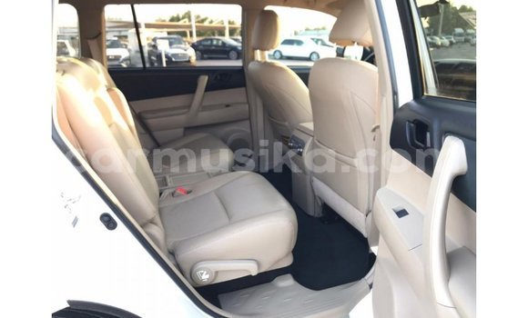 Tenga Imported Toyota Highlander Chena Mota in Import - Dubai in Harare Tenga Imported Toyota Highlander Chena Mota in Import - Dubai in Harare
