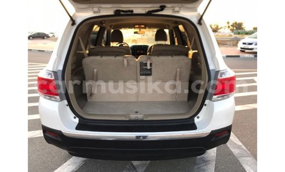 Tenga Imported Toyota Highlander Chena Mota in Import - Dubai in Harare Tenga Imported Toyota Highlander Chena Mota in Import - Dubai in Harare