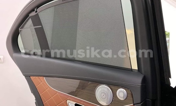 Acheter Occasion Voiture Mercedes‒Benz GLC Noir à Beitbridge, Matabeleland South Acheter Occasion Voiture Mercedes‒Benz GLC Noir à Beitbridge, Matabeleland South