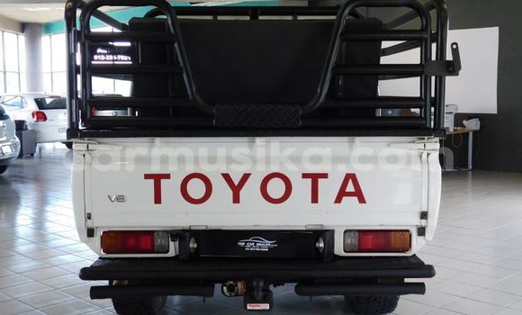 Acheter Occasion Voiture Toyota Land Cruiser Blanc à Borrowdale, Harare Acheter Occasion Voiture Toyota Land Cruiser Blanc à Borrowdale, Harare