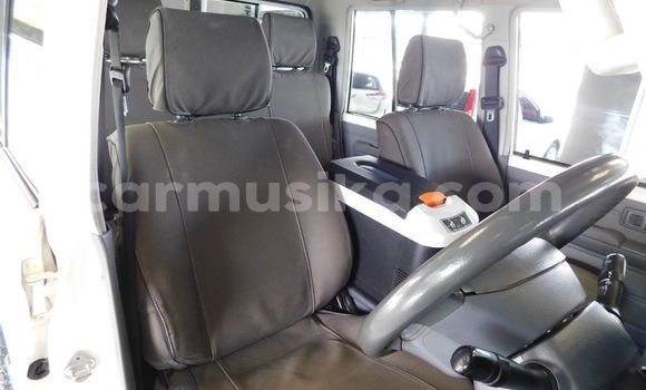Acheter Occasion Voiture Toyota Land Cruiser Blanc à Borrowdale, Harare Acheter Occasion Voiture Toyota Land Cruiser Blanc à Borrowdale, Harare