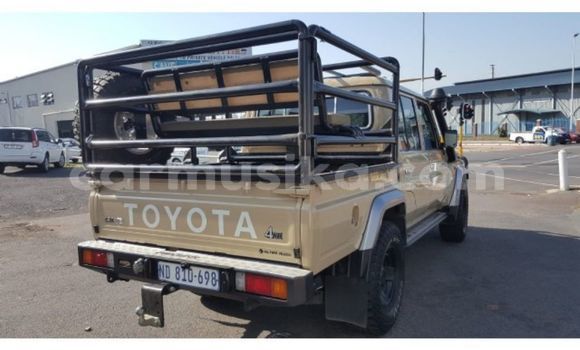 Acheter Occasion Voiture Toyota Land Cruiser Blanc à Beitbridge, Matabeleland South Acheter Occasion Voiture Toyota Land Cruiser Blanc à Beitbridge, Matabeleland South
