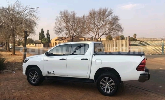 Nunua Ilio tumika Toyota Hilux Nyeupe Gari ndani ya Beitbridge nchini Matabeleland Kusini Nunua Ilio tumika Toyota Hilux Nyeupe Gari ndani ya Beitbridge nchini Matabeleland Kusini