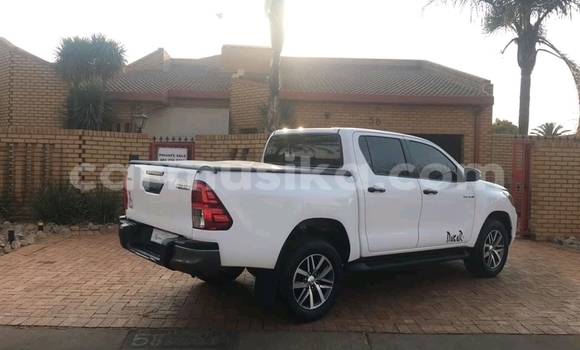 Nunua Ilio tumika Toyota Hilux Nyeupe Gari ndani ya Beitbridge nchini Matabeleland Kusini Nunua Ilio tumika Toyota Hilux Nyeupe Gari ndani ya Beitbridge nchini Matabeleland Kusini