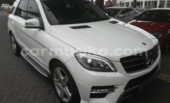 Nunua Ilio tumika Mercedes‒Benz M–Class Nyeupe Gari ndani ya Beitbridge nchini Matabeleland Kusini Nunua Ilio tumika Mercedes‒Benz M–Class Nyeupe Gari ndani ya Beitbridge nchini Matabeleland Kusini