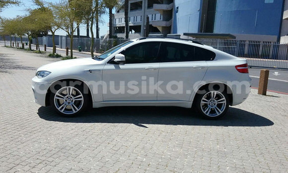 Acheter Occasion Voiture BMW X6 M Blanc à Beitbridge, Matabeleland South Acheter Occasion Voiture BMW X6 M Blanc à Beitbridge, Matabeleland South