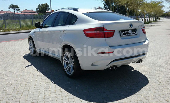 Acheter Occasion Voiture BMW X6 M Blanc à Beitbridge, Matabeleland South Acheter Occasion Voiture BMW X6 M Blanc à Beitbridge, Matabeleland South