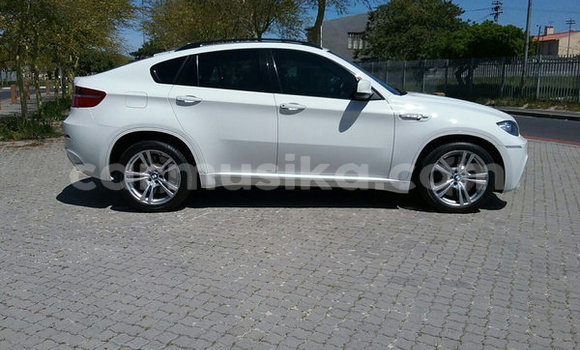 Acheter Occasion Voiture BMW X6 M Blanc à Beitbridge, Matabeleland South Acheter Occasion Voiture BMW X6 M Blanc à Beitbridge, Matabeleland South