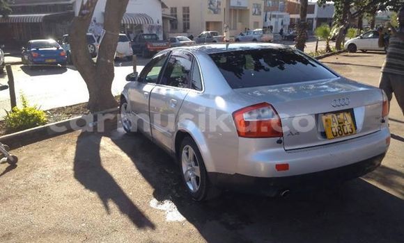 Nunua Ilio tumika Audi A4 Fedha Gari ndani ya Harare nchini Harare