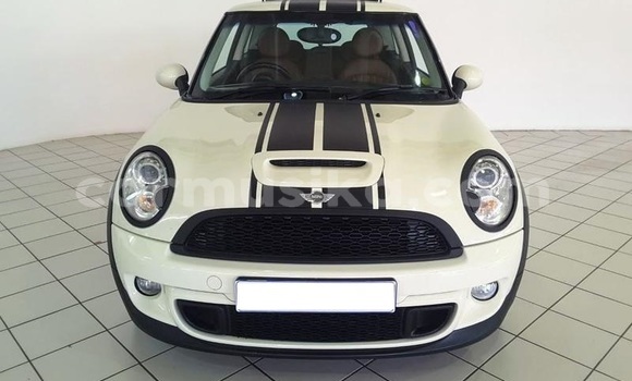 Tenga Tsaru MINI Cooper Zvimwe Mota in Beitbridge in Matabeleland South Tenga Tsaru MINI Cooper Zvimwe Mota in Beitbridge in Matabeleland South