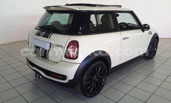 Tenga Tsaru MINI Cooper Zvimwe Mota in Beitbridge in Matabeleland South Tenga Tsaru MINI Cooper Zvimwe Mota in Beitbridge in Matabeleland South