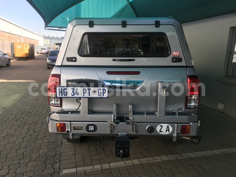 Big with watermark toyota hilux matabeleland south beitbridge 10282