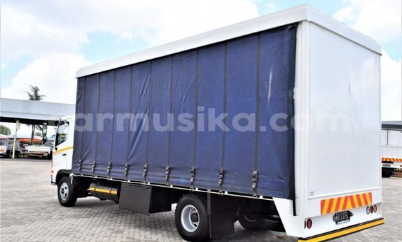 Acheter Occasion Utilitaire Hino 300 Series Blanc à Beitbridge, Matabeleland South Acheter Occasion Utilitaire Hino 300 Series Blanc à Beitbridge, Matabeleland South