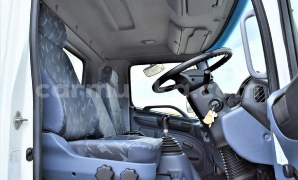 Acheter Occasion Utilitaire Hino 300 Series Blanc à Beitbridge, Matabeleland South Acheter Occasion Utilitaire Hino 300 Series Blanc à Beitbridge, Matabeleland South