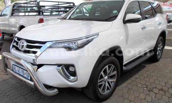Acheter Occasion Voiture Toyota Fortuner Blanc à Beitbridge, Matabeleland South Acheter Occasion Voiture Toyota Fortuner Blanc à Beitbridge, Matabeleland South