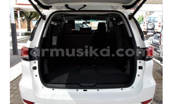 Acheter Occasion Voiture Toyota Fortuner Blanc à Beitbridge, Matabeleland South Acheter Occasion Voiture Toyota Fortuner Blanc à Beitbridge, Matabeleland South