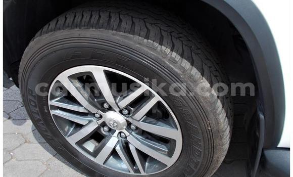 Acheter Occasion Voiture Toyota Fortuner Blanc à Beitbridge, Matabeleland South Acheter Occasion Voiture Toyota Fortuner Blanc à Beitbridge, Matabeleland South