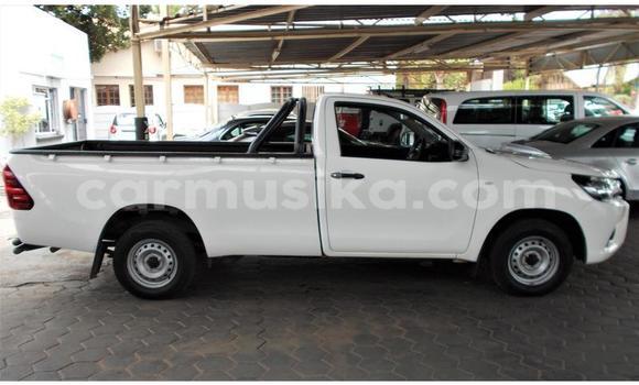 Acheter Occasion Voiture Toyota Hilux Blanc à Beitbridge, Matabeleland South Acheter Occasion Voiture Toyota Hilux Blanc à Beitbridge, Matabeleland South