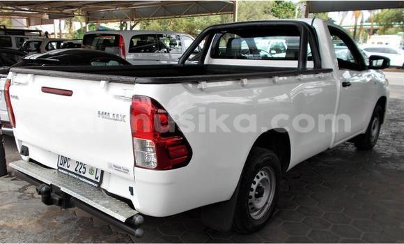 Acheter Occasion Voiture Toyota Hilux Blanc à Beitbridge, Matabeleland South Acheter Occasion Voiture Toyota Hilux Blanc à Beitbridge, Matabeleland South