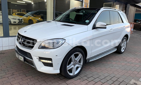 Nunua Ilio tumika Mercedes‒Benz M-klasse AMG Nyeupe Gari ndani ya Beitbridge nchini Matabeleland Kusini Nunua Ilio tumika Mercedes‒Benz M-klasse AMG Nyeupe Gari ndani ya Beitbridge nchini Matabeleland Kusini