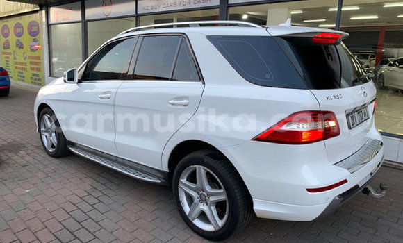 Nunua Ilio tumika Mercedes‒Benz M-klasse AMG Nyeupe Gari ndani ya Beitbridge nchini Matabeleland Kusini Nunua Ilio tumika Mercedes‒Benz M-klasse AMG Nyeupe Gari ndani ya Beitbridge nchini Matabeleland Kusini