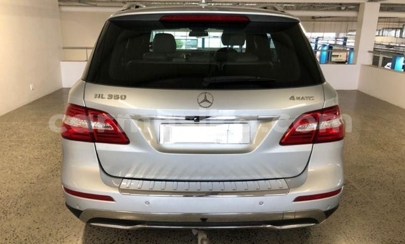 Nunua Ilio tumika Mercedes‒Benz M–Class Fedha Gari ndani ya Beitbridge nchini Matabeleland Kusini Nunua Ilio tumika Mercedes‒Benz M–Class Fedha Gari ndani ya Beitbridge nchini Matabeleland Kusini