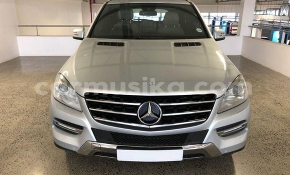 Nunua Ilio tumika Mercedes‒Benz M–Class Fedha Gari ndani ya Beitbridge nchini Matabeleland Kusini Nunua Ilio tumika Mercedes‒Benz M–Class Fedha Gari ndani ya Beitbridge nchini Matabeleland Kusini