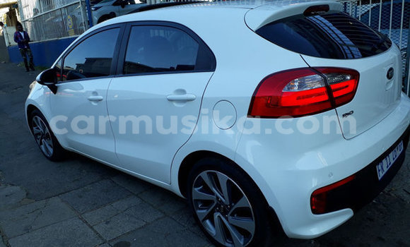 Buy Used Kia Rio White Car in Beitbridge in Matabeleland South Buy Used Kia Rio White Car in Beitbridge in Matabeleland South