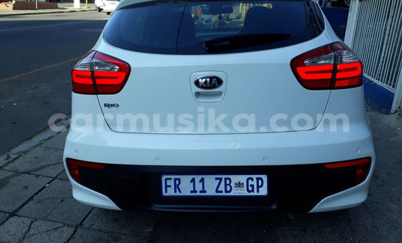 Buy Used Kia Rio White Car in Beitbridge in Matabeleland South Buy Used Kia Rio White Car in Beitbridge in Matabeleland South