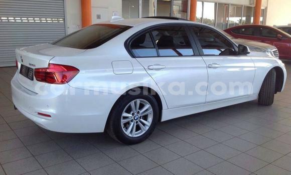 Acheter Occasion Voiture BMW 3–Series Blanc à Beitbridge, Matabeleland South Acheter Occasion Voiture BMW 3–Series Blanc à Beitbridge, Matabeleland South