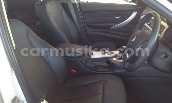 Acheter Occasion Voiture BMW 3–Series Blanc à Beitbridge, Matabeleland South Acheter Occasion Voiture BMW 3–Series Blanc à Beitbridge, Matabeleland South
