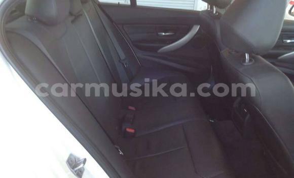 Acheter Occasion Voiture BMW 3–Series Blanc à Beitbridge, Matabeleland South Acheter Occasion Voiture BMW 3–Series Blanc à Beitbridge, Matabeleland South