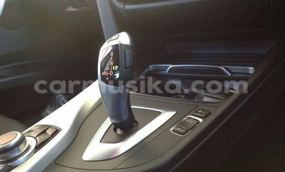 Acheter Occasion Voiture BMW 3–Series Blanc à Beitbridge, Matabeleland South Acheter Occasion Voiture BMW 3–Series Blanc à Beitbridge, Matabeleland South