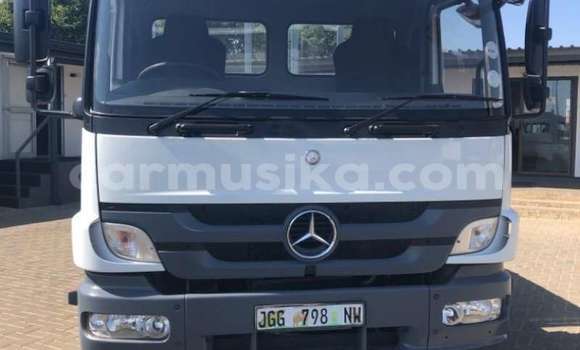 Buy Used Mercedes‒Benz 300–Series White Car in Beitbridge in Matabeleland South Buy Used Mercedes‒Benz 300–Series White Car in Beitbridge in Matabeleland South