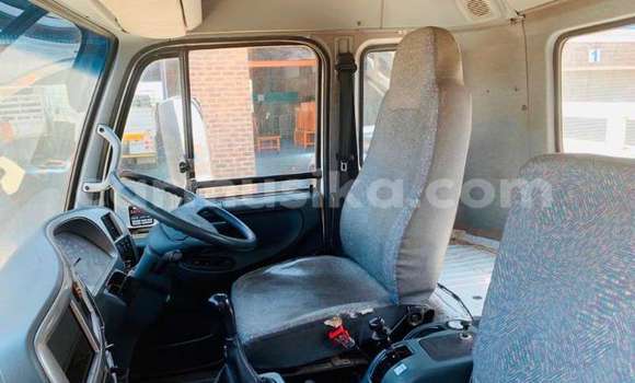 Acheter Occasion Utilitaire Nissan UD Blanc à Beitbridge, Matabeleland South Acheter Occasion Utilitaire Nissan UD Blanc à Beitbridge, Matabeleland South