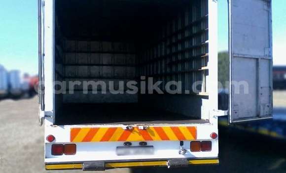 Buy Used Nissan UD White Truck in Beitbridge in Matabeleland South Buy Used Nissan UD White Truck in Beitbridge in Matabeleland South