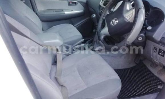 Acheter Occasion Voiture Toyota Hilux Blanc à Belvédère, Harare Acheter Occasion Voiture Toyota Hilux Blanc à Belvédère, Harare