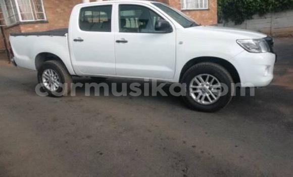 Acheter Occasion Voiture Toyota Hilux Blanc à Belvédère, Harare Acheter Occasion Voiture Toyota Hilux Blanc à Belvédère, Harare