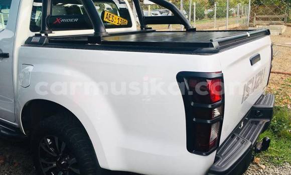 Acheter Occasion Voiture Isuzu KB Blanc à Harare, Harare Acheter Occasion Voiture Isuzu KB Blanc à Harare, Harare
