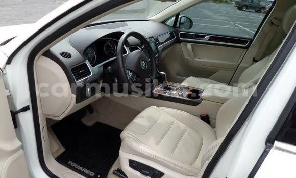 Nunua Ilio tumika Volkswagen Touareg Nyeupe Gari ndani ya Harare nchini Harare Nunua Ilio tumika Volkswagen Touareg Nyeupe Gari ndani ya Harare nchini Harare