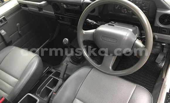 Acheter Occasion Voiture Toyota Land Cruiser Blanc à Bulawayo, Bulawayo Acheter Occasion Voiture Toyota Land Cruiser Blanc à Bulawayo, Bulawayo