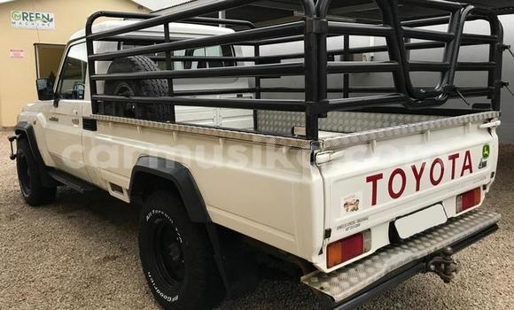 Acheter Occasion Voiture Toyota Land Cruiser Blanc à Bulawayo, Bulawayo Acheter Occasion Voiture Toyota Land Cruiser Blanc à Bulawayo, Bulawayo