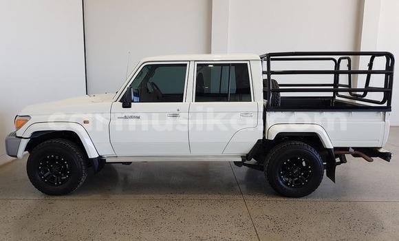 Acheter Occasion Voiture Toyota Land Cruiser Blanc à Bulawayo, Bulawayo Acheter Occasion Voiture Toyota Land Cruiser Blanc à Bulawayo, Bulawayo