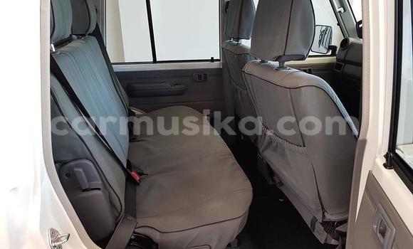 Acheter Occasion Voiture Toyota Land Cruiser Blanc à Bulawayo, Bulawayo Acheter Occasion Voiture Toyota Land Cruiser Blanc à Bulawayo, Bulawayo