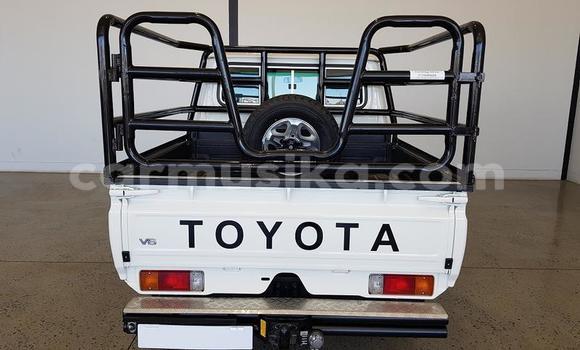 Acheter Occasion Voiture Toyota Land Cruiser Blanc à Bulawayo, Bulawayo Acheter Occasion Voiture Toyota Land Cruiser Blanc à Bulawayo, Bulawayo